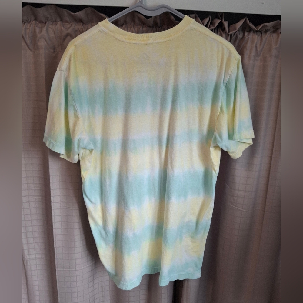 Quiksilver Modern Fit Short Sleeve Graphic Tee Yellow Tie Dye Logo Size Medium - Picture 4 of 7